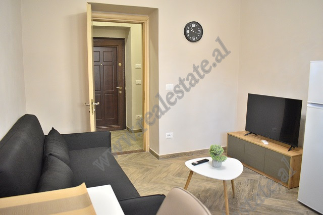 Apartament 2+1 per shitje ne rrugen e Durresit, prane qendres ne Tirane.
Eshte e pozicionuar ne kat
